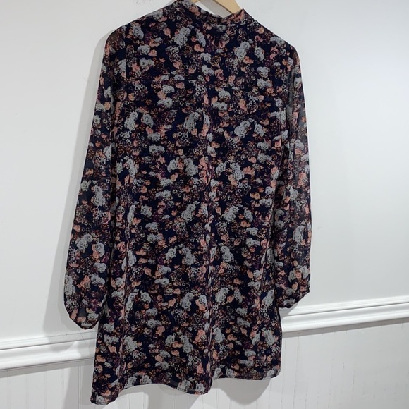 CeCe floral dress lined peasant style size 4 v neck gently worn - Picture 7 of 9